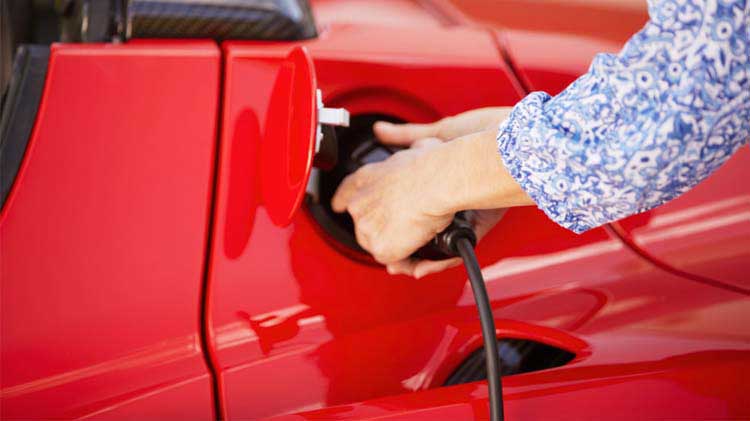 ¿Deberías comprar un carro eléctrico?
